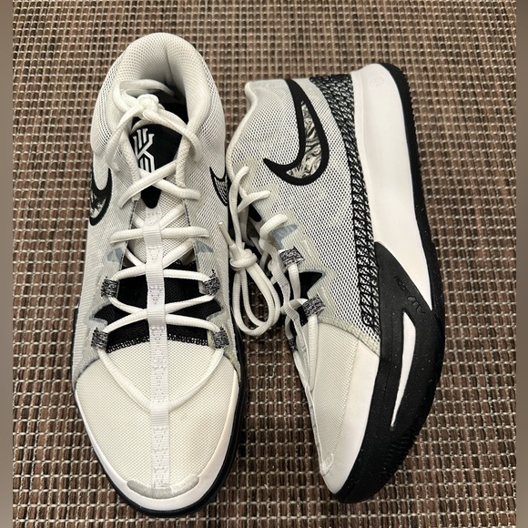 Nike Kyrie Flytrap 6 - Picture 3 of 8